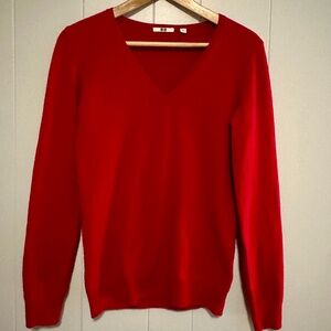 Uniqlo Cashmere V-Neck Sweater Size Small